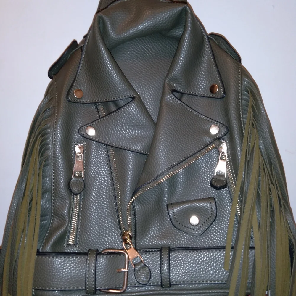 Backpack - Picture 1 of 2